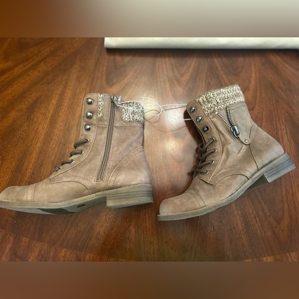 Women’s brown lace-up side zip bootie size 7.5 vegan leather